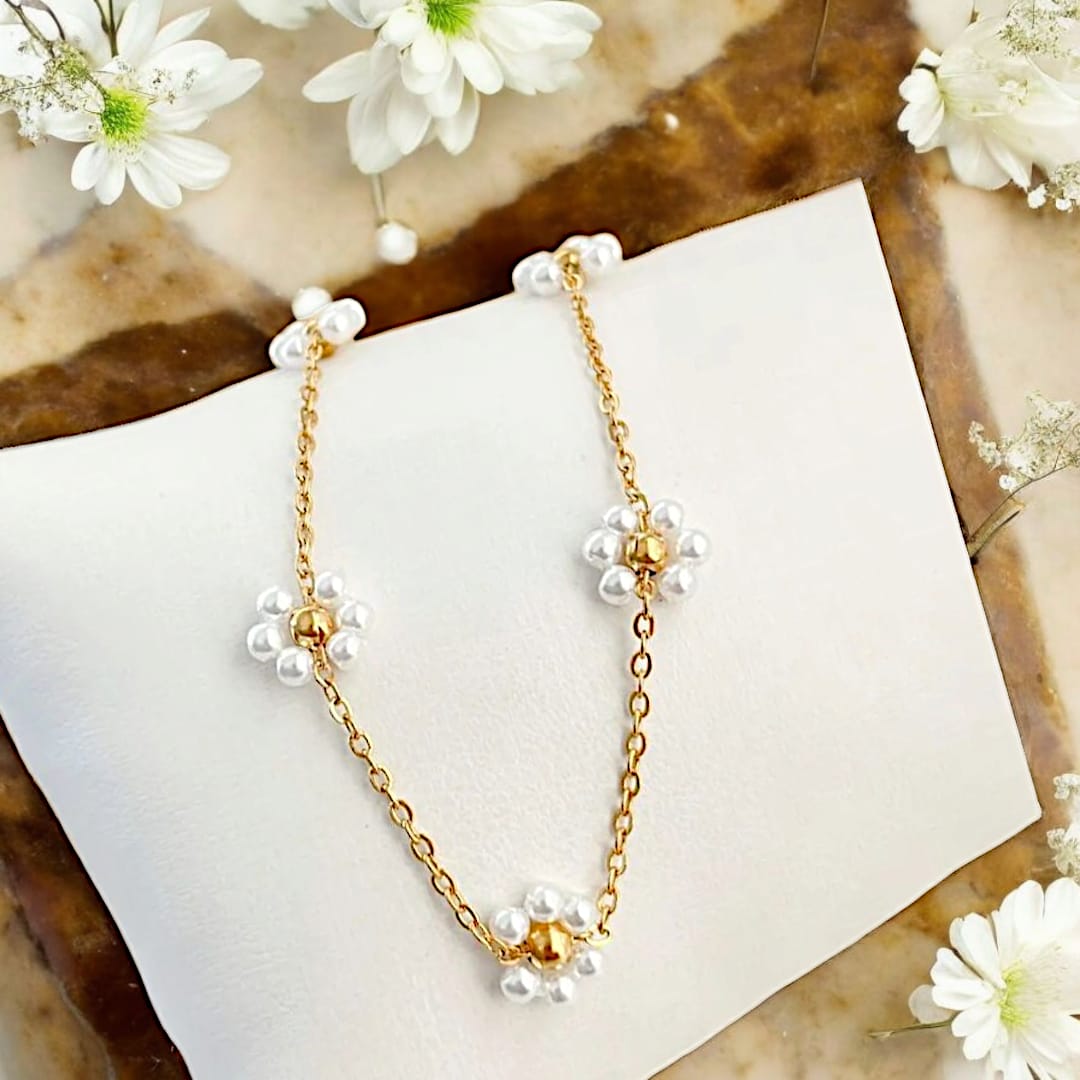 Pulseira Pérolas em Flores