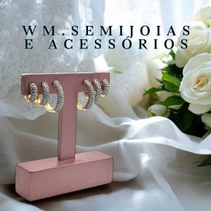 Trio de argolas em banho ouro com cravação em Microzircônias.