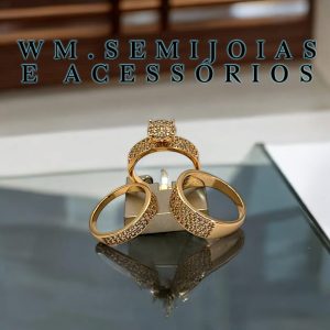 Trio de anéis em banho ouro com cravação em Microzircônias