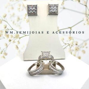 Conjunto com brincos e trio de anéis em banho ródio com cravação em Microzircônias.