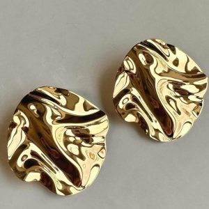 Brinco Metal Orgânico em Banho Ouro.